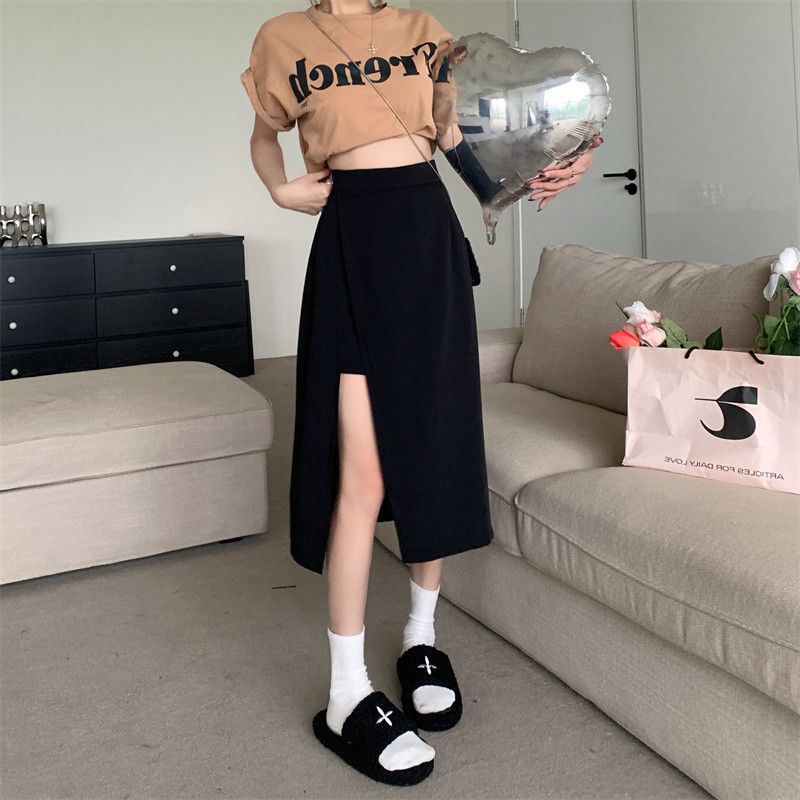 Chic black high-waist A-line skirt.